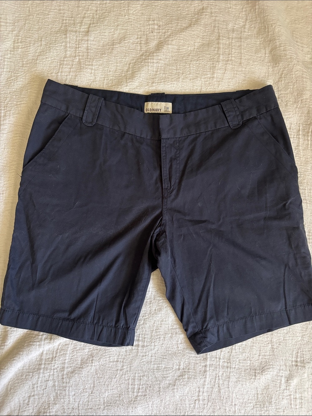 Old Navy Women's Navy Flat-Front Chino Shorts